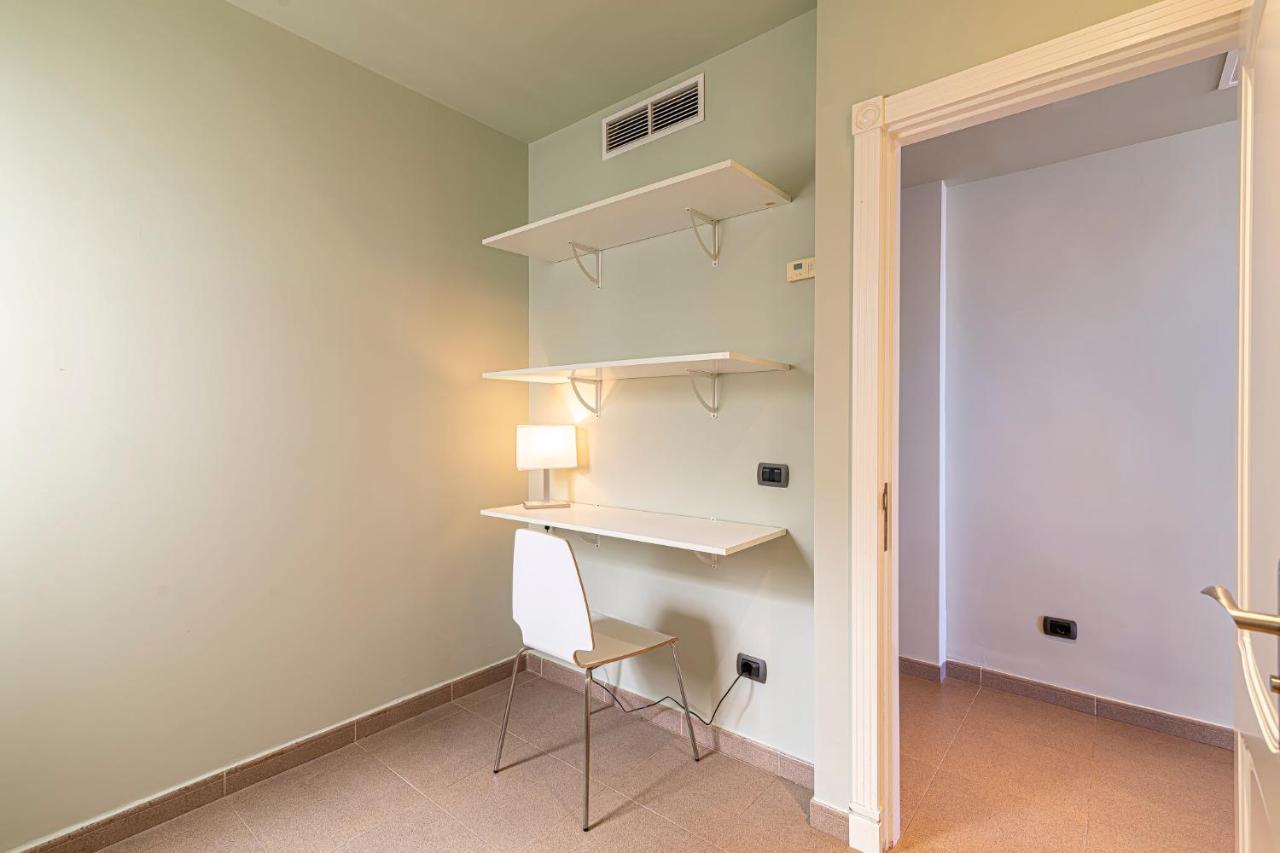 Luxury Holidays Suites, Playa De Los Cristianos Лос Кристианос Экстерьер фото