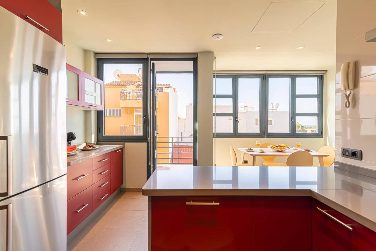 Luxury Holidays Suites, Playa De Los Cristianos Лос Кристианос Экстерьер фото