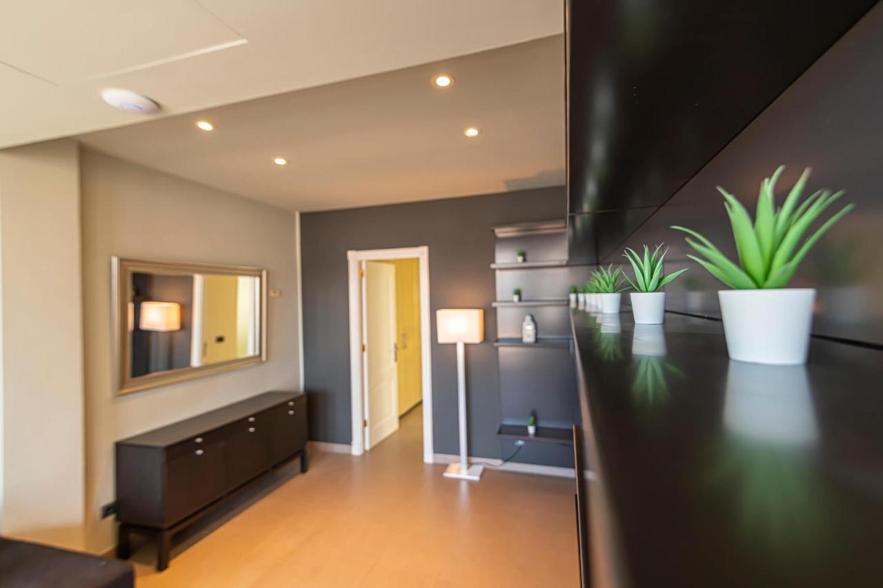 Luxury Holidays Suites, Playa De Los Cristianos Лос Кристианос Экстерьер фото