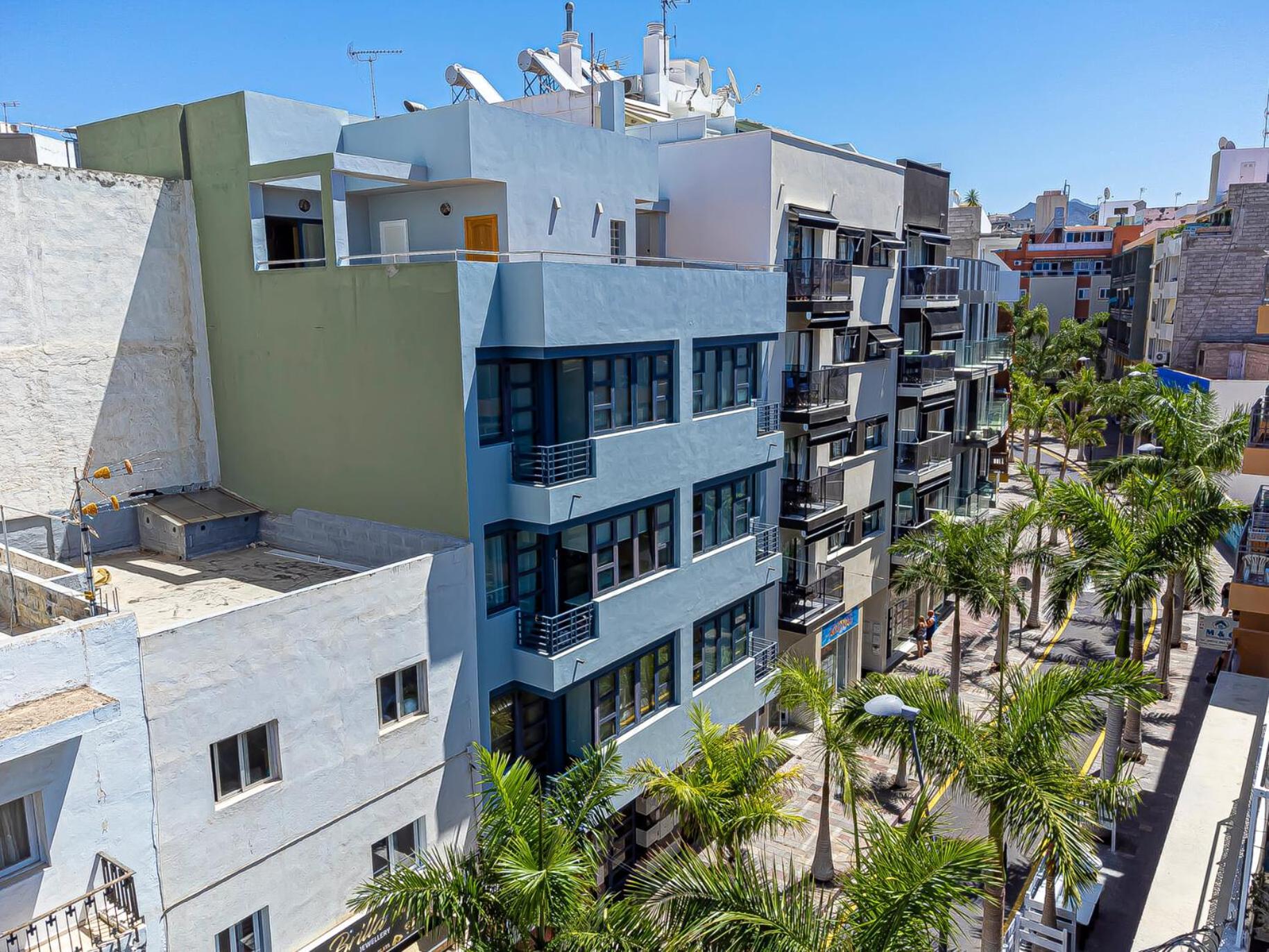 Luxury Holidays Suites, Playa De Los Cristianos Лос Кристианос Экстерьер фото